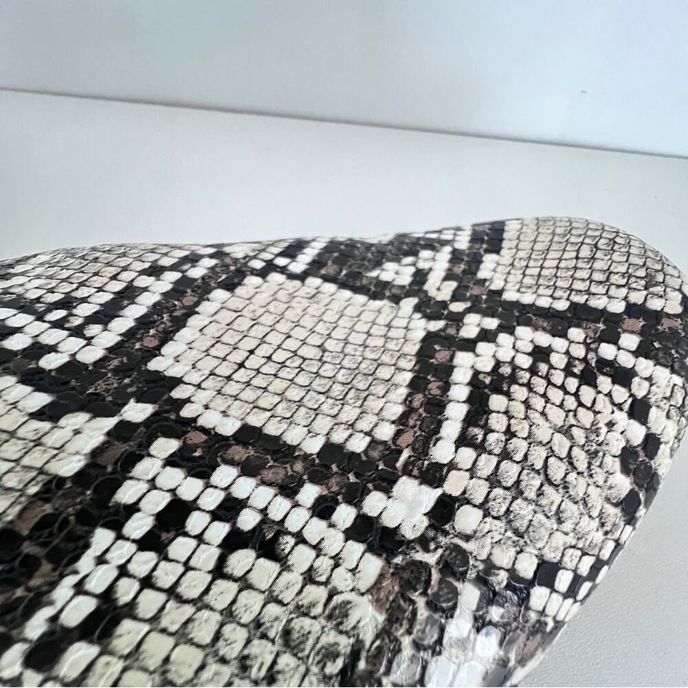 Women size 7.5 Snakeskin Loafers Blk/Grey & White. - Picture 4 of 9
